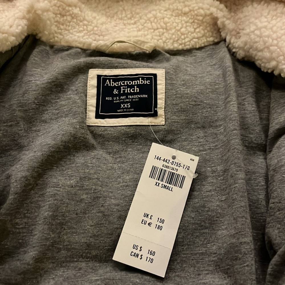 Abercrombie Sherpa Puffer Jacket - Picture 4 of 4